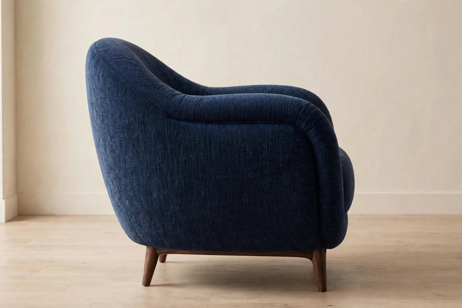 Aria Lounge Chair - Image 4